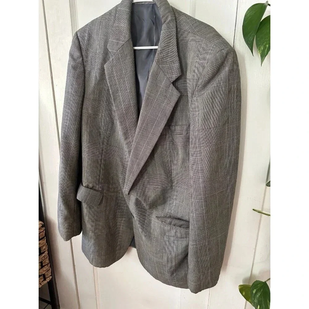 Men’s size Large Black & White plaid Blazer
